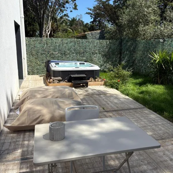 Ibiza and Spa，位于勒格劳德阿格德的酒店