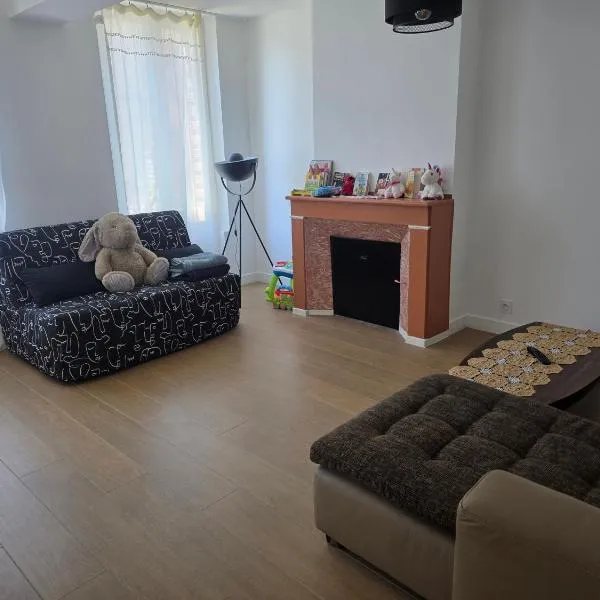 Appartement entier de 67 mettres carrés，位于艾克斯昂诺特的酒店