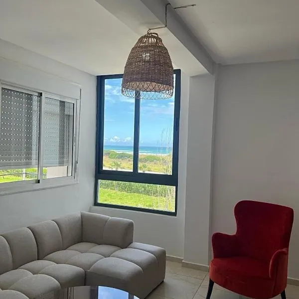 Appartement, en bord de mer，位于Al Houara的酒店