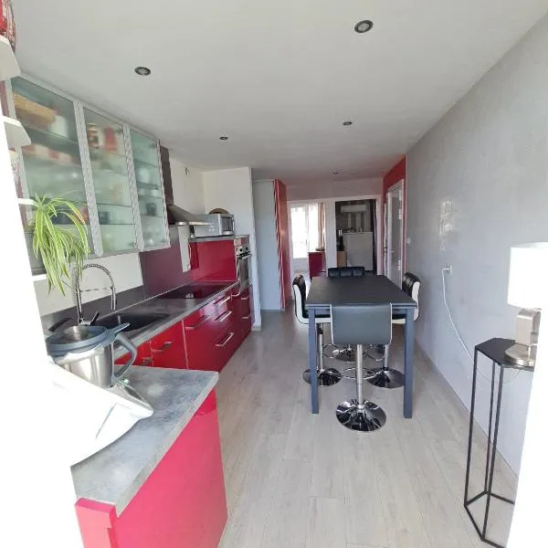 Appartement VANILLE，位于勒蓬德克莱的酒店