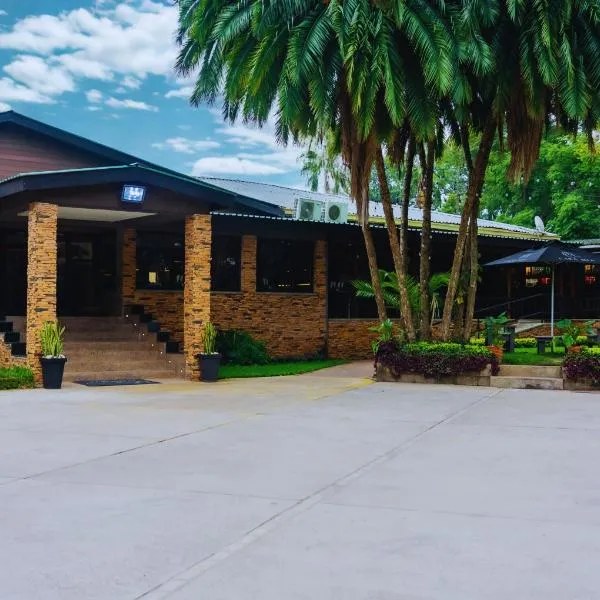 Casa Mia Lodge & Restaurant，位于布兰太尔的酒店