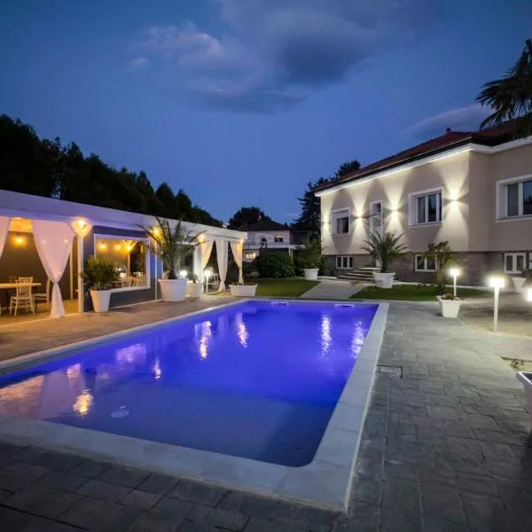 Villa Marchese Lake Maggiore，位于索马伦巴多的酒店