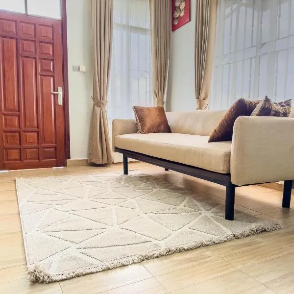 4 Stylish Two Bedroom Apartment Units in Mbezi Beach，位于达累斯萨拉姆的酒店