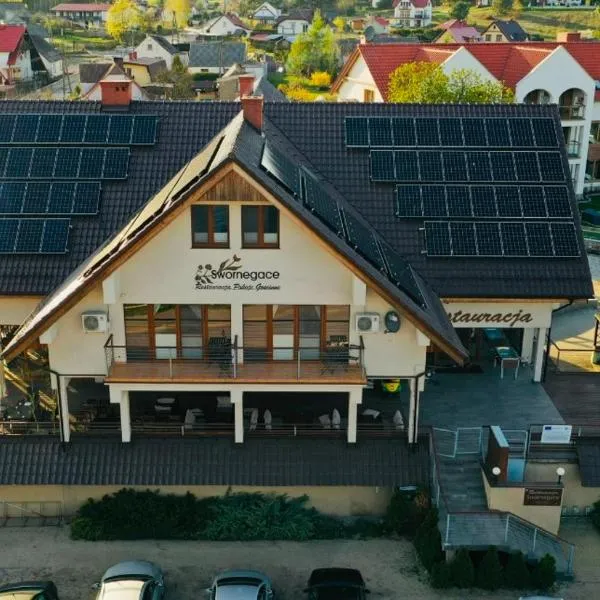 Szklarnia Restauracja i Pokoje Gościnne，位于斯沃尔纳加西耶的酒店