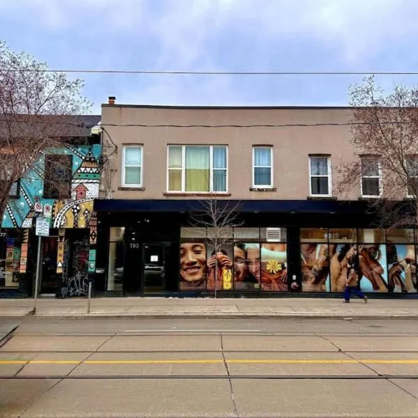 Dragon Gate Inn，位于多伦多的酒店