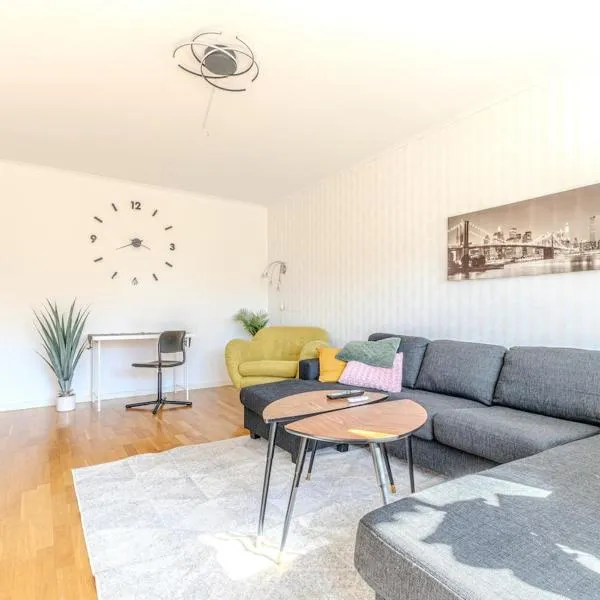 Nice 4 room apartment at Älvsbacka，位于谢莱夫特奥的酒店