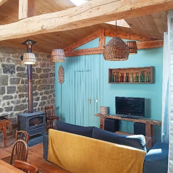 Charmante maison de campagne，位于Saint-Victor的酒店