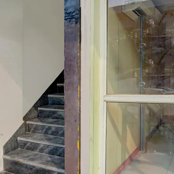 Hotel O Elibrista，位于密拉特的酒店