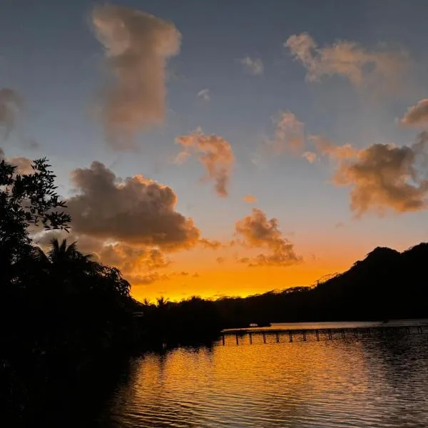 Fare Piti Les pieds dans le lagon，位于Tiva的酒店