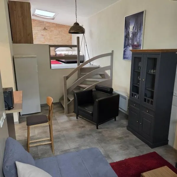 Charmantes Studio Ferienhaus mit Garten & Netflix Nähe Spreewald，位于Heinersbrück的酒店