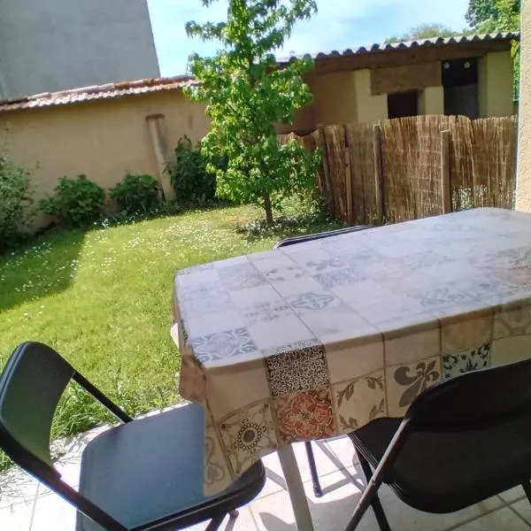 Gîte 4 pers，位于Aulhat-Saint-Privat的酒店