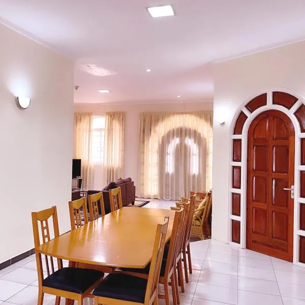 Paramaribo Villa 8p Full Airco Near Mall，位于帕拉马里博的酒店