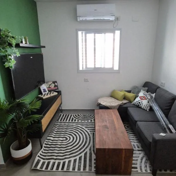 Boutique apartment in Afula Netflix, balcony, free parking，位于阿富拉的酒店
