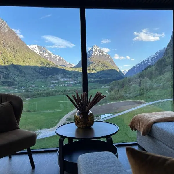 Panoramahytte med utsikt mot Eggenipa，位于Egge的酒店