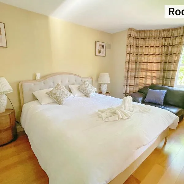 Peaceful Villa with Garden&Creek - Cozy room with private bathroom，位于布莱克罗克的酒店