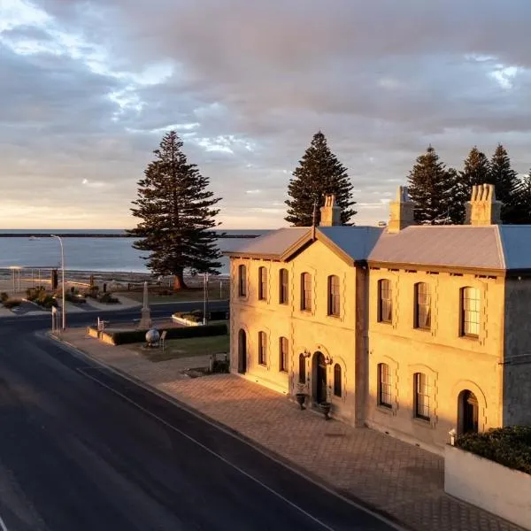 The Customs House Port MacDonnell，位于麦克唐奈港的酒店