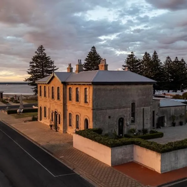 The Customs House Port MacDonnell，位于麦克唐奈港的酒店