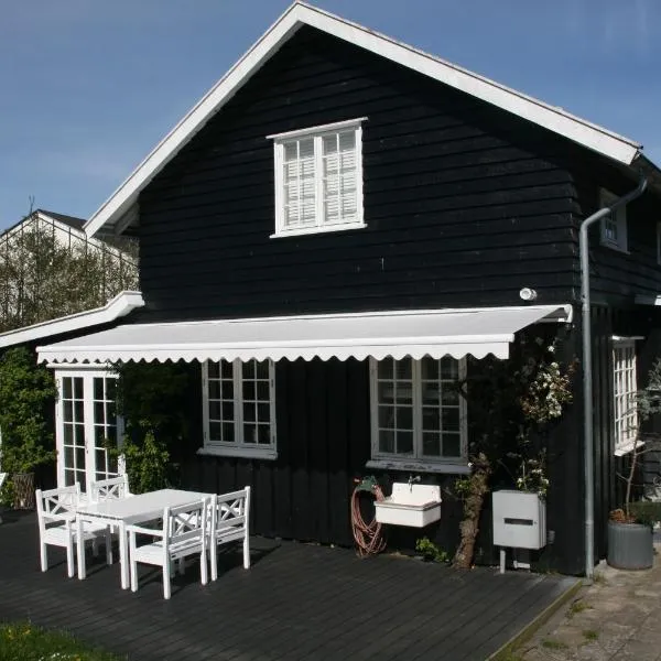 Villa Humlebæk B&B，位于Kokkedal的酒店