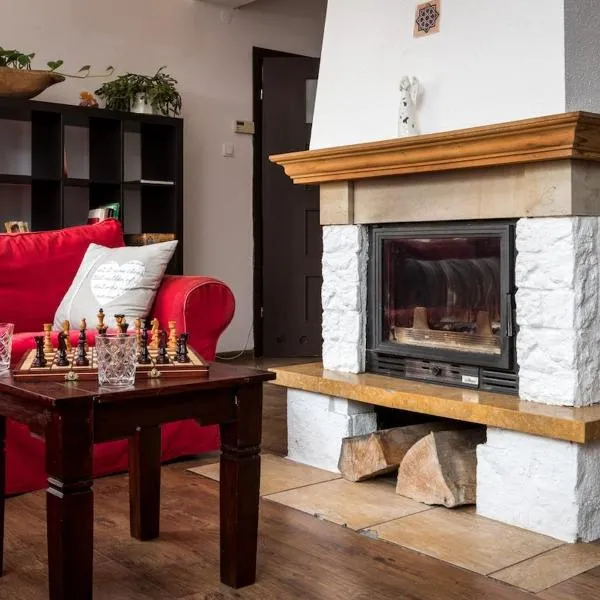 Spacious house in the rural suburbs of Krakow，位于Zagacie的酒店