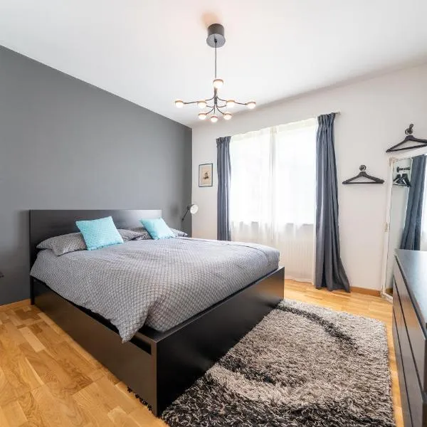 Charming Minusio Apartment, close to Locarno&Lake，位于米努西奥的酒店