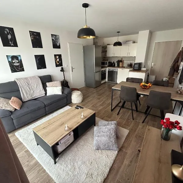Superbe nid douillet 42m avec balcon et parking，位于朗维克的酒店