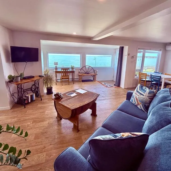 L'APPÂT buvette et couchette de Sainte-Luce - Appartements de vacances modernes, calmes et ressourçant sur le fleuve，位于滨海圣吕斯的酒店