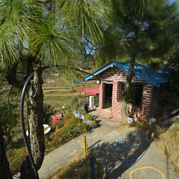 Shaantvan Homestay-Near Bhalughar Waterfall-Mukteshwar，位于穆克缇斯瓦的酒店