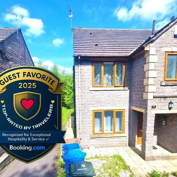 3 Bedroom Spacious Modern Comfortable Home in Rochdale, Work, Relax, Explore Manchester, Oldham, Bury，位于罗奇代尔的酒店