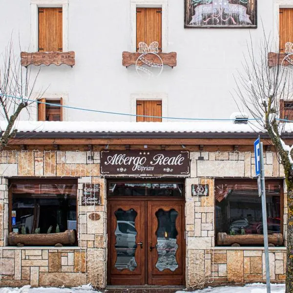 Albergo Reale，位于罗卡拉索的酒店