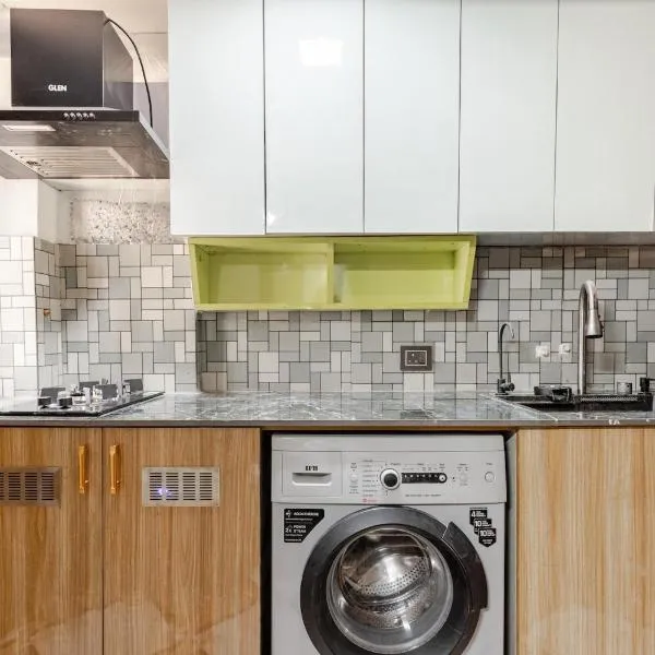 Super Luxury Independent Studio，位于古尔冈的酒店