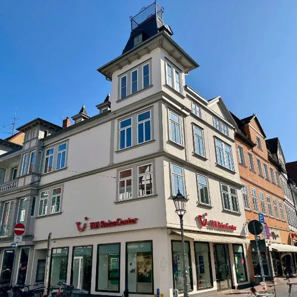 MEL&BENS Altstadt Suites mit Parkoption，位于策勒的酒店