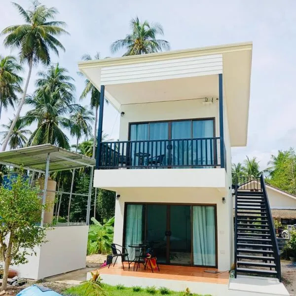 First Light sunset view bungalow，位于帕干岛的酒店