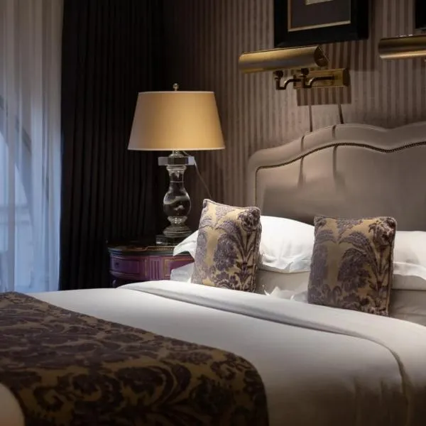 The Hotel Belwood Near IGI Delhi Airport，位于加姆布的酒店