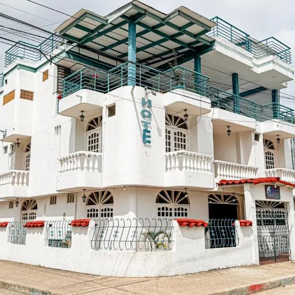 Hotel Santiago de Tolú，位于Santiago的酒店