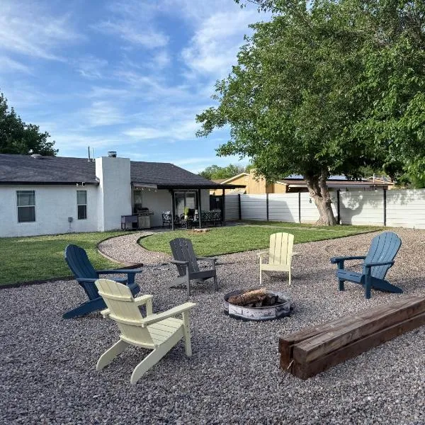 Sunrise Experience w/King Size Bed & Pet Friendly，位于罗斯威尔的酒店