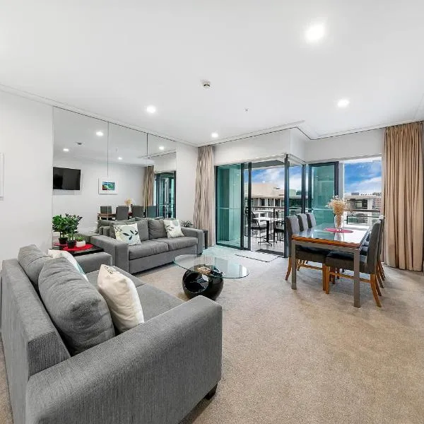 Sophisticated Spacious APT w Stunning Harbour View，位于奥克兰的酒店