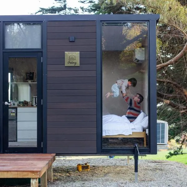 Forest Hill Farm by Tiny Away，位于Herbert的酒店