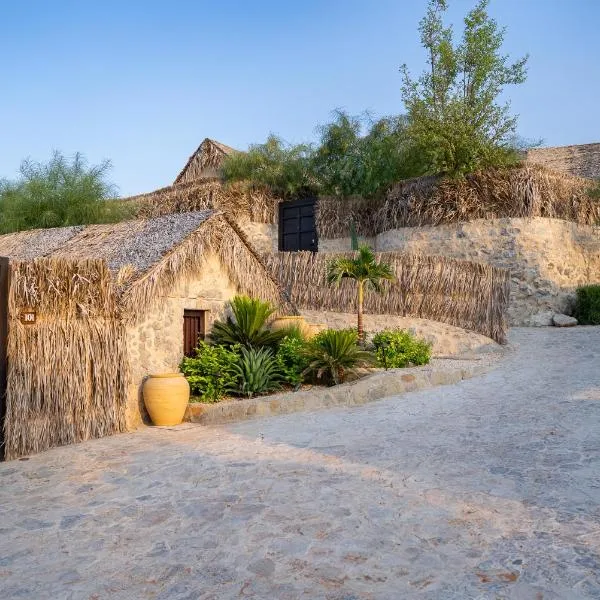Hatta Village Lodges - Ophiolite，位于八田的酒店
