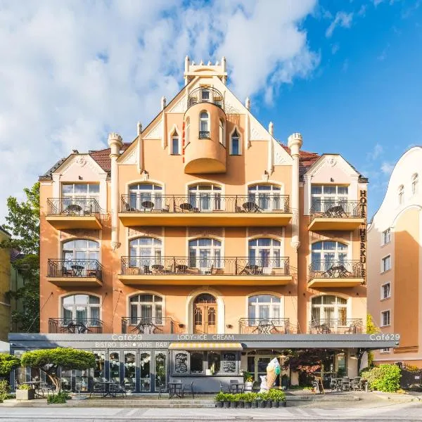 H Villa Herkules，位于斯维诺乌伊希切的酒店