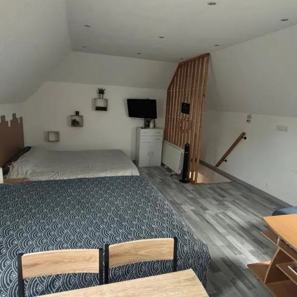 Appartement cosy + accès jardin et salle de muscu，位于Mardié的酒店