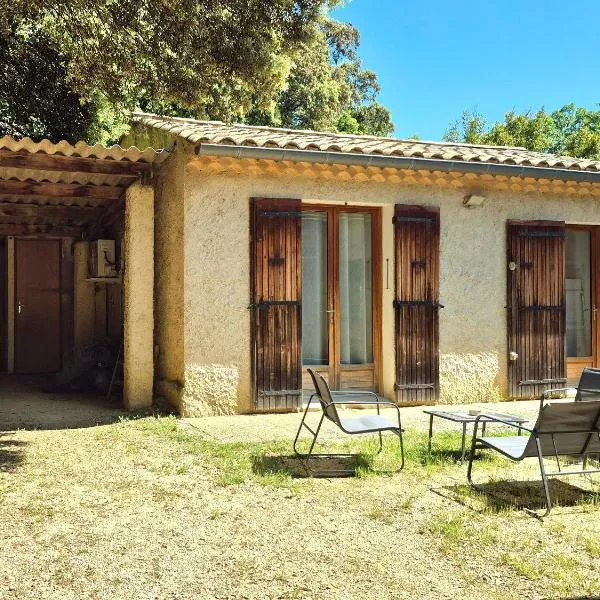 Maison indépendante avec Jardin, Studio de 26m2 tout équipé avec Climatisation réversible，位于洛彻古德的酒店