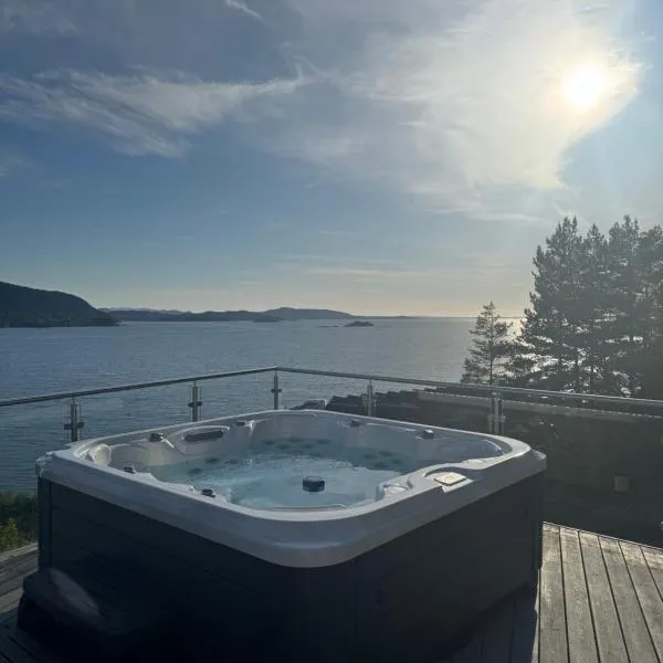 The Pulpit Rock Villa with sea view & jakuzzi，位于Strand的酒店