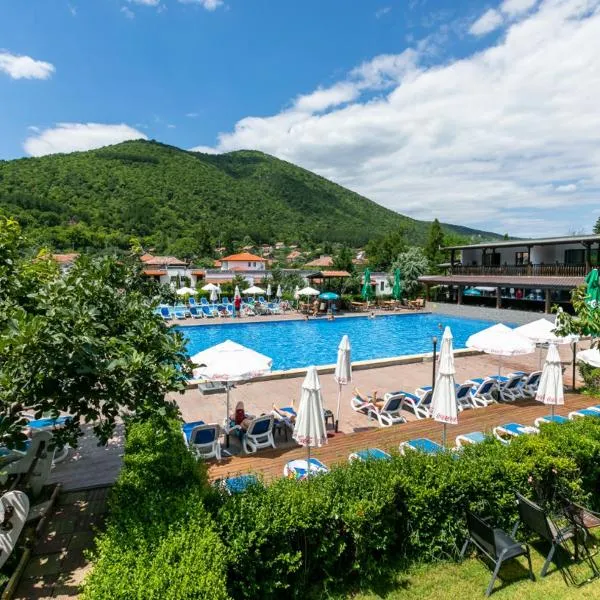 Комплекс Варвара - Хотел, Аквапарк и Минерлни басейни，位于瓦尔瓦拉的酒店