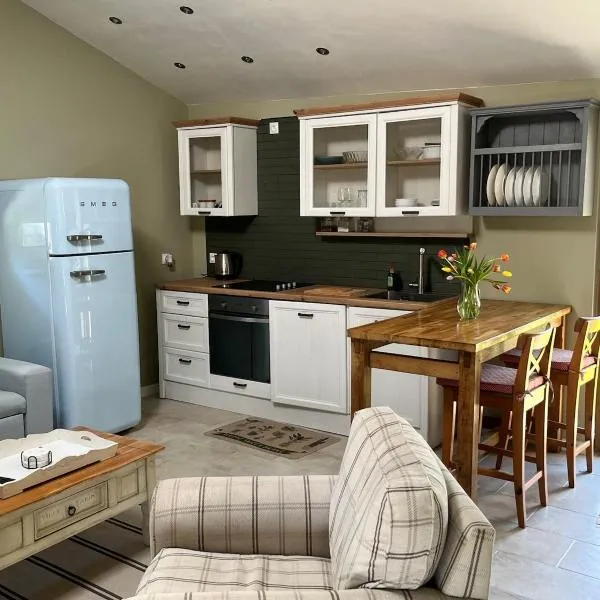 La Grange Charton Gite，位于Champagne-Mouton的酒店