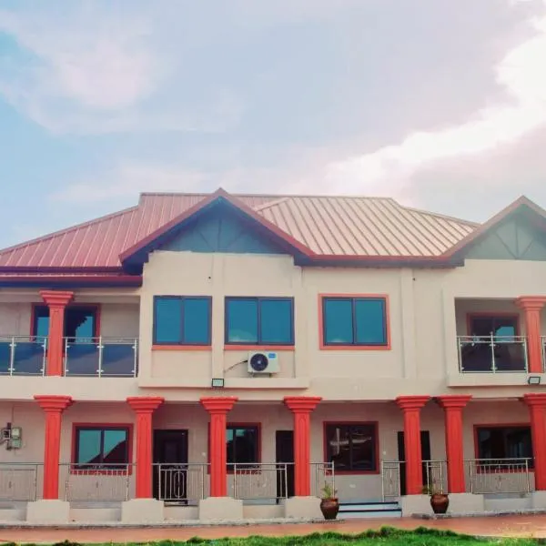 Michael’s Apartment Complex，位于阿克拉的酒店