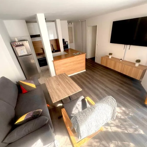 24 7 Open Apartment Parking 15'Paris 5'Athletica bis，位于圣格拉蒂安的酒店