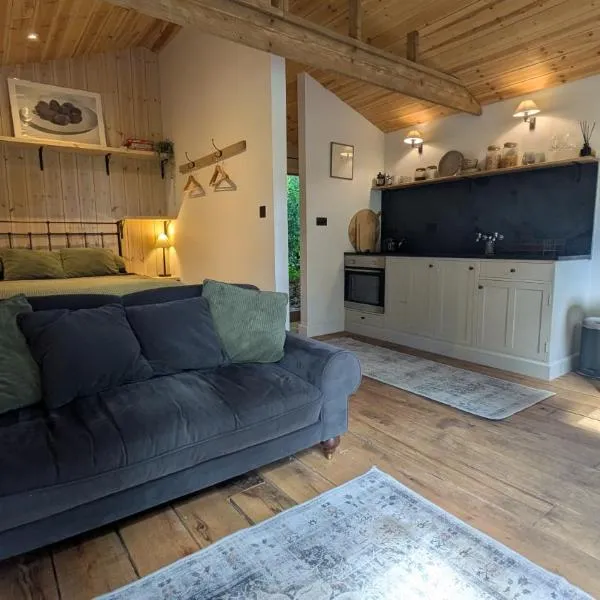 A Somerset Countryside Lodge，位于Holcombe的酒店