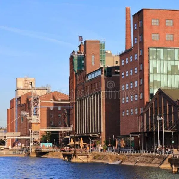 City Apartment 2#Netflix &Wlan &Kingsize Bett & Kaffee Maschine & Zentral & 500m Innenhafen & 2 min U Bahn，位于杜伊斯堡的酒店