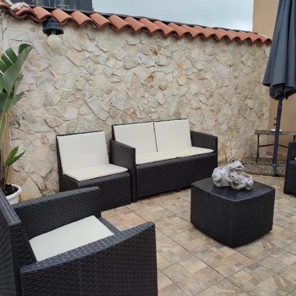 Appartamento Aci Sant'Antonio，位于Aci Catena的酒店