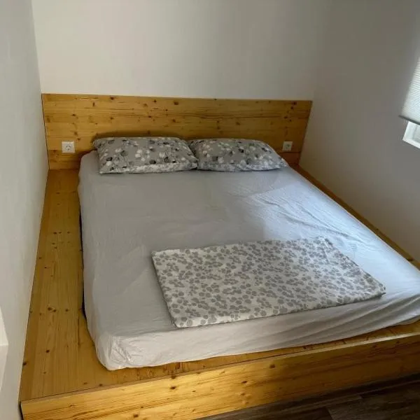 Hiška pod hrastom, G110 Podčetrtek, Aqualuna, Olimia，位于博德森特克的酒店